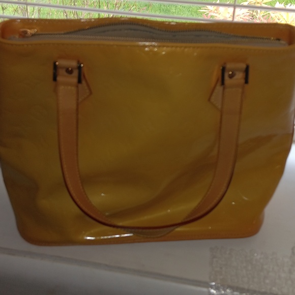 AUTHENTIC Louis Vuitton Monogram Vernis yellow zip top tote - Picture 12 of 16